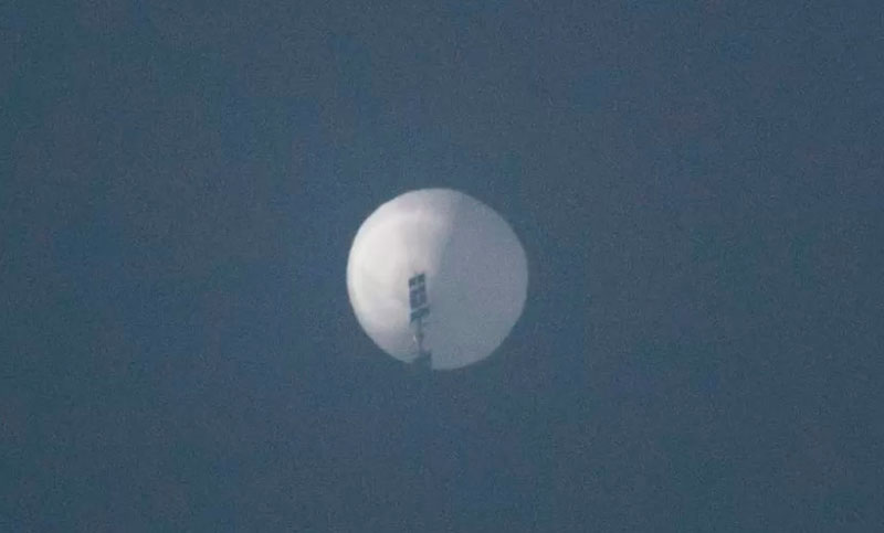 China confirmó que el globo es suyo, dijo que es para asuntos meteorológicos y negó que sea para espiar