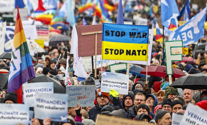 Más de 10.000 personas marcharon en Alemania para pedir el cese en el suministro de armas a Ucrania