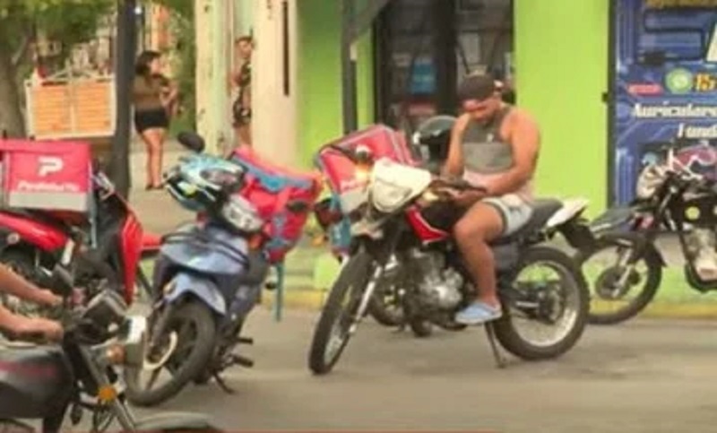 Brutal crimen en Buenos Aires: asesinaron a balazos a un repartidor para robarle la moto