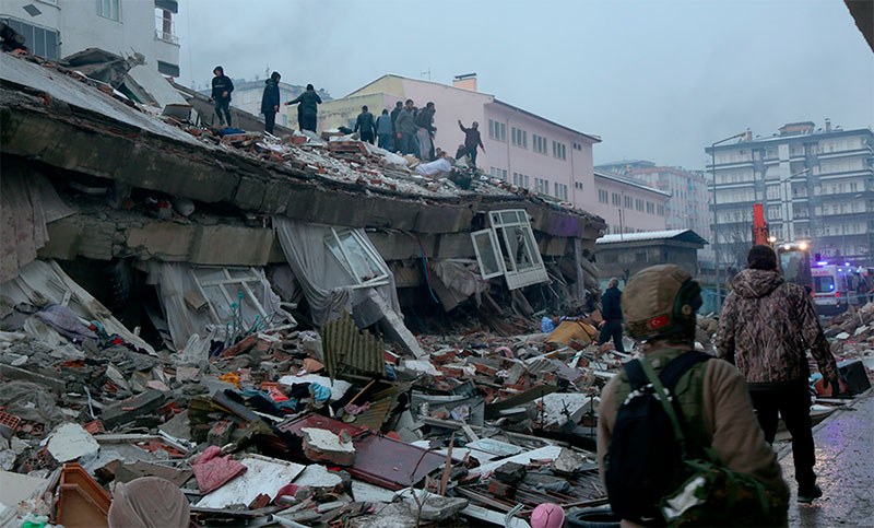 Se elevan a más de 28.000 los muertos por el terremoto en Turquía y Siria