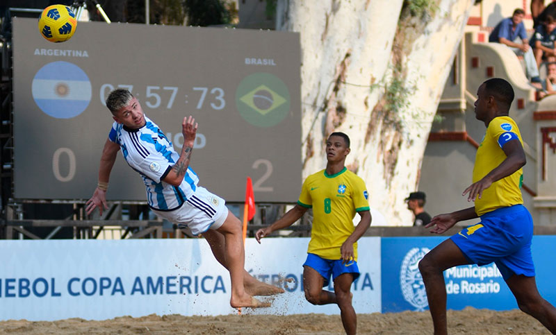 Argentina perdió el invicto con Brasil en la Copa América de fútbol playa