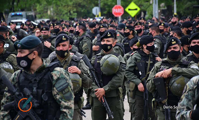 Llegaron los refuerzos federales a Rosario y se suman ingenieros del Ejército para tareas en los barrios