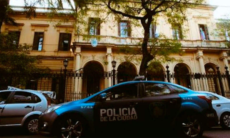 Buenos Aires: tiran un adoquín a un auto y matan a una policía que iba como acompañante