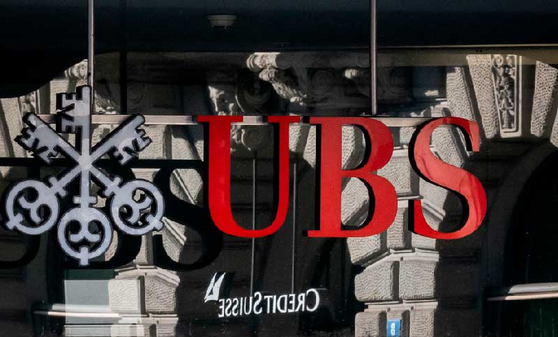 Tras comprar el Credit Suisse, UBS podría despedir a 40.000 empleados