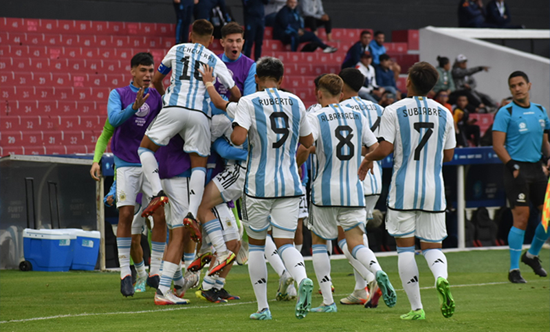 Argentina se enfrenta a Paraguay, con la chance de sellar su clasificación