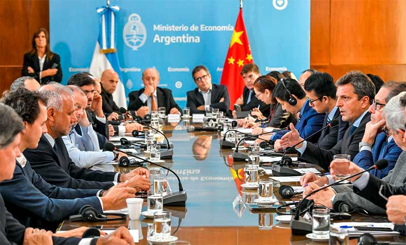 Para cuidar las reservas de dólares, Argentina pagará importaciones chinas en yuanes
