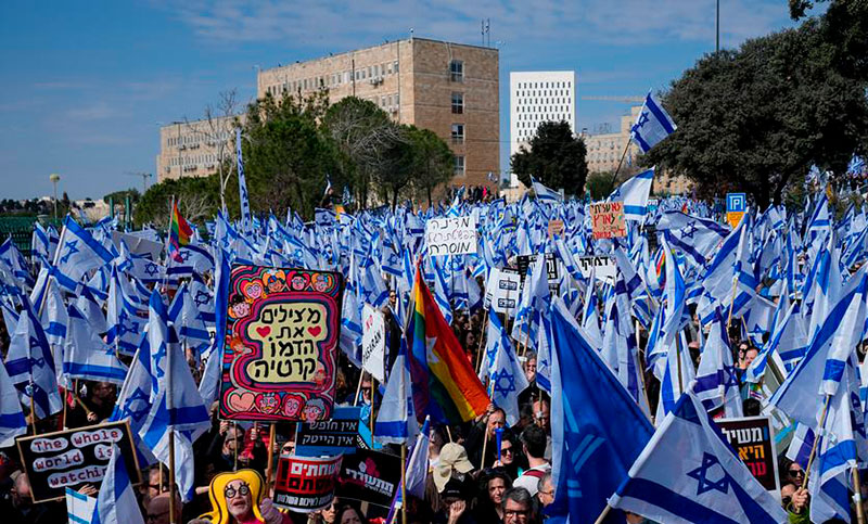 Israel: miles de personas se manifestaron contra los planes de reforma judicial por decimoquinta semana consecutiva