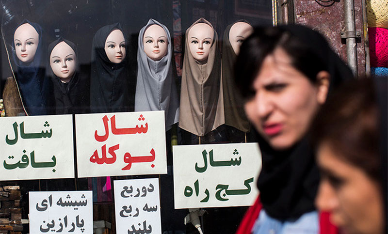 Irán: la policía tendrá cámaras para identificar a mujeres sin velo