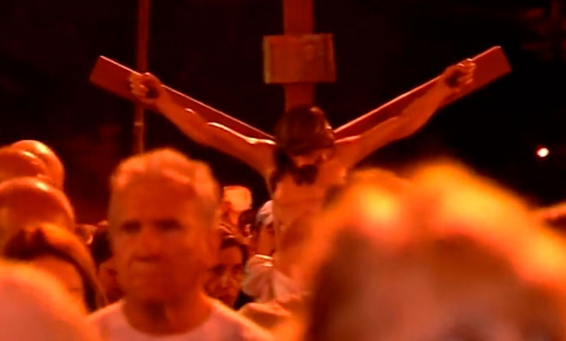 Vía Crucis del Padre Ignacio: miles de personas se congregaron en barrio Rucci