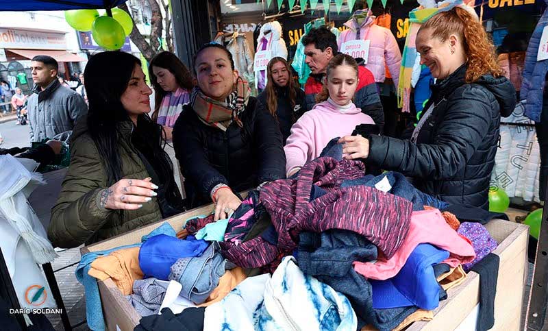 Desmedidos aumentos en ropa: industria textil apunta contra importaciones y maniobras comerciales