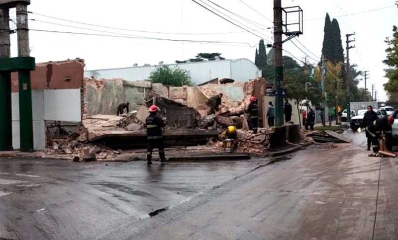 Una obra en construcción se derrumbó en Buenos Aires: un obrero muerto