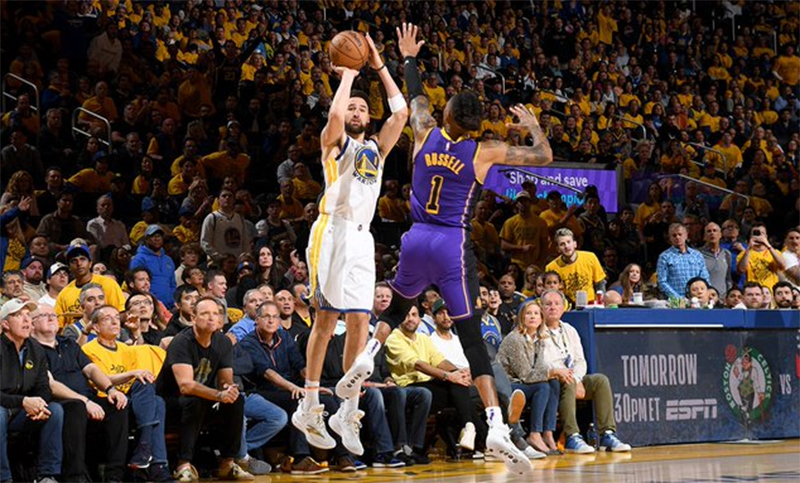 Warriors le ganó a Lakers e igualó una apasionante serie