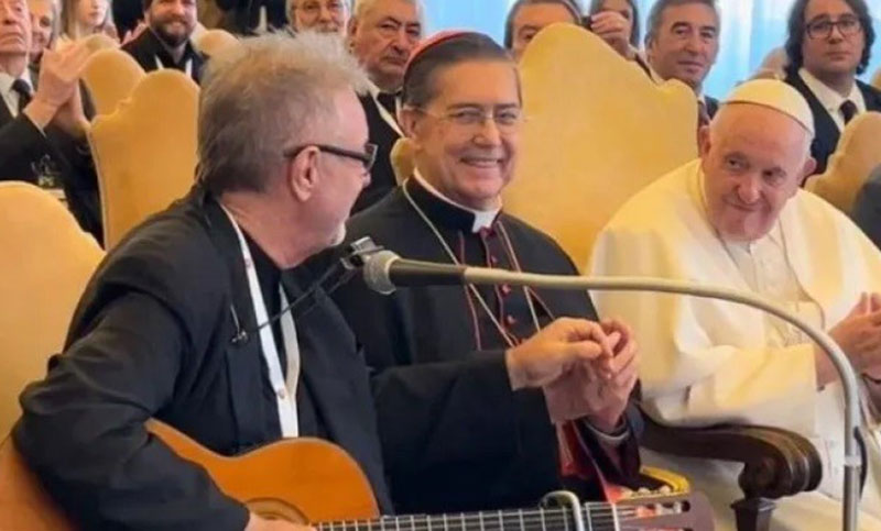 León Gieco cantó «Solo le pido a Dios» ante el Papa en el Vaticano