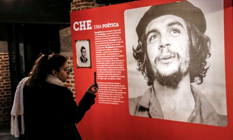 Llega el hermano del Che Guevara a Rosario para inaugurar una muestra sobre la vida del revolucionario