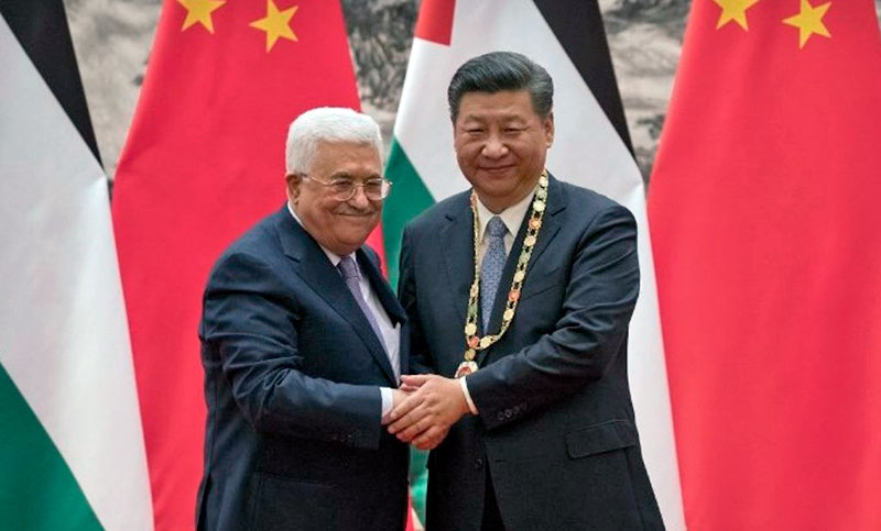 El presidente chino anuncia una «alianza estratégica» con Palestina al recibir a Abbas en Pekín