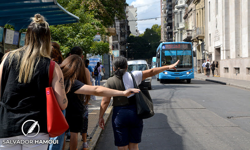 Golpe al bolsillo: desde este lunes, viajar en colectivo en Rosario costará $120