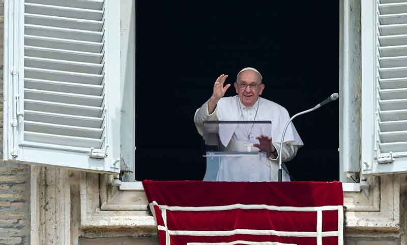 Operaron con éxito al Papa Francisco: estará internado “algunos días” para su recuperación