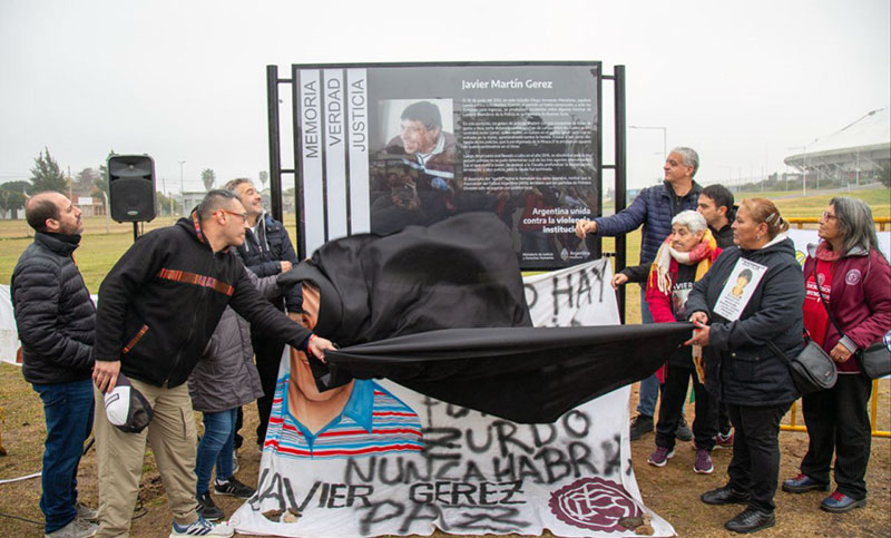 Señalizaron en el estadio Diego Armando Maradona un homenaje a un hincha asesinado por la policía