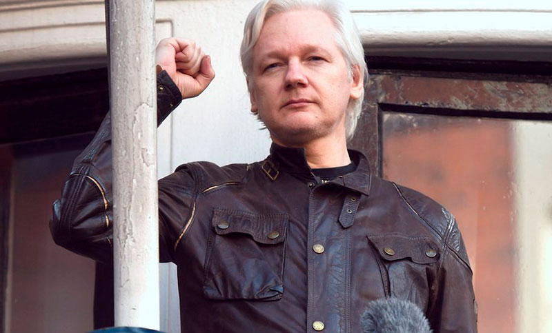 La izquierda francesa presentó un proyecto para brindarle asilo político a Julian Assange