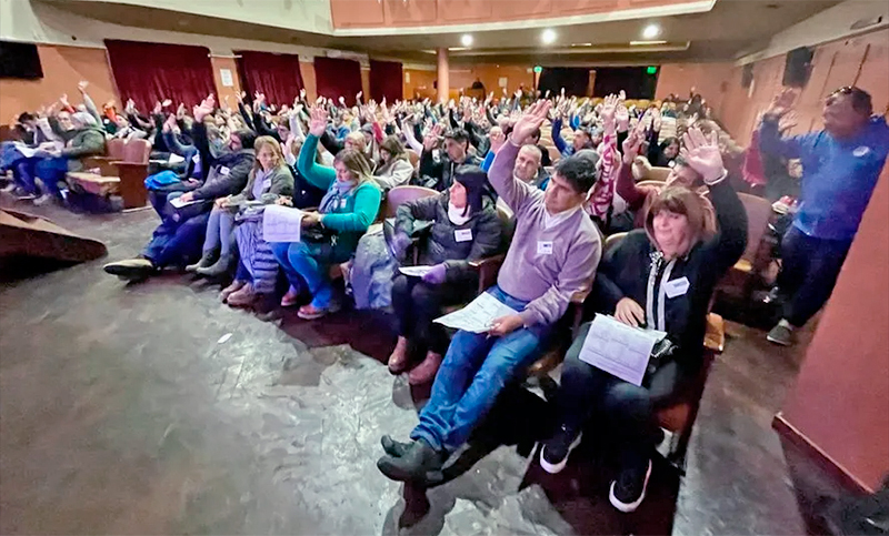 Los gremios docentes bonaerenses aceptan la propuesta de aumento salarial del Gobierno de Kicillof