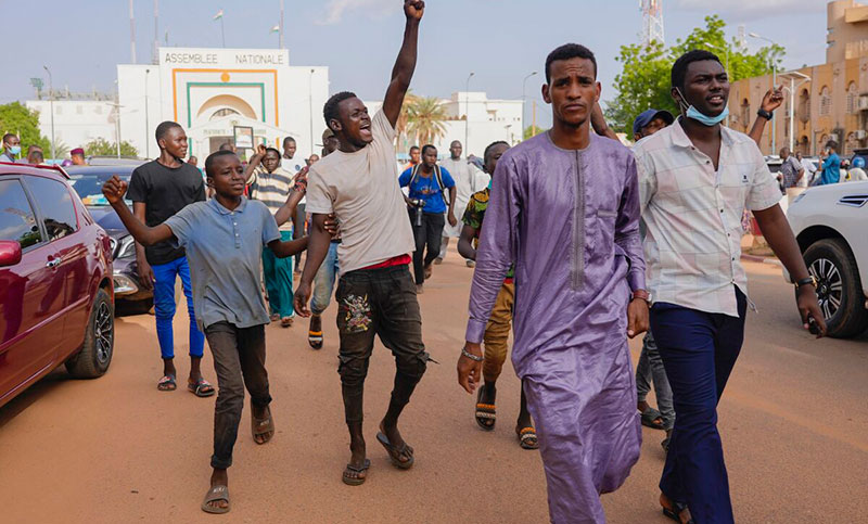 Francia y países africanos advirtieron de «represalias inmediatas» contra los militares de Niger
