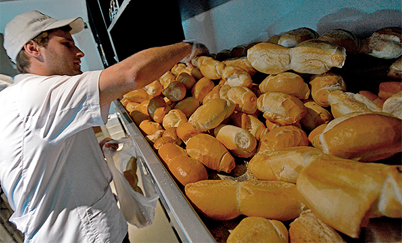 Los panaderos bonaerenses acordaron un aumento del 80 % en 9 meses con revisión mensual