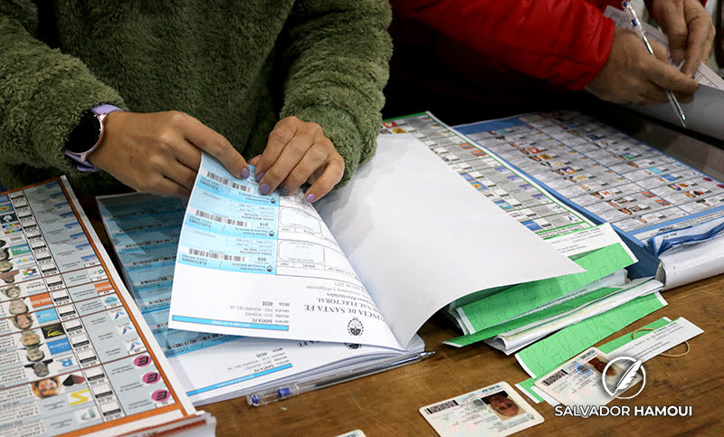 Gran cantidad de extranjeros naturalizados concurrieron a votar para intendentes y concejales en Rosario