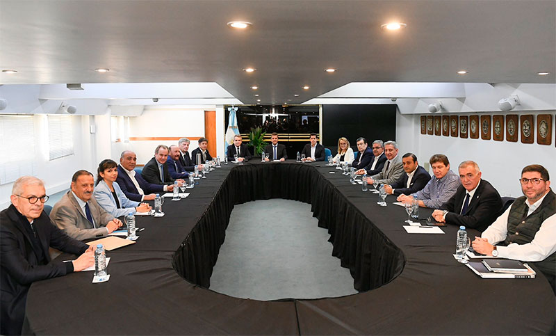 Unidad, federalismo y plan económico inclusivo: ejes de la reunión entre Massa, Rossi y gobernadores
