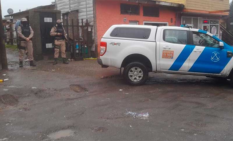 Villa La Angostura: detienen a tres personas y les secuestran droga y armas 