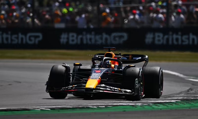 Max Verstappen marcó el mejor tiempo en las pruebas del Gran Premio británico