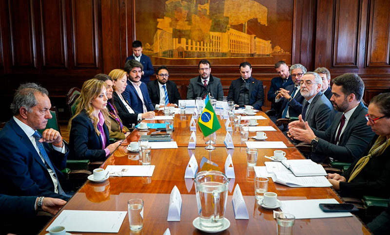 El Gobierno progresa en la iniciativa de unir las energías de Argentina y Brasil