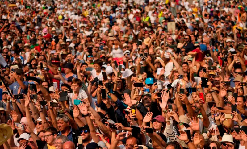 Vigilia con el papa reúne a 1,5 millones de fieles en Lisboa
