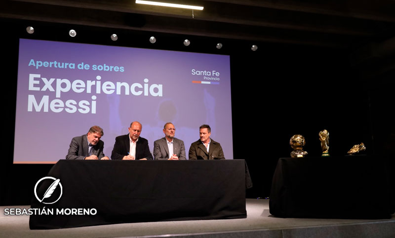 Perotti encabezó la apertura de sobres para la “experiencia Messi” en el Museo del Deporte