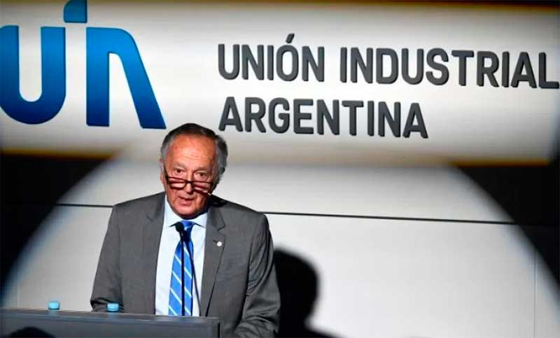 La Unión Industrial rechazó la suma fija por decreto y defendió los acuerdos paritarios