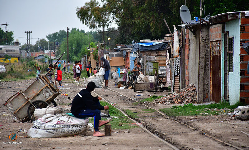 Según el Indec, en Argentina hay 18 millones de pobres y cuatro de indigentes