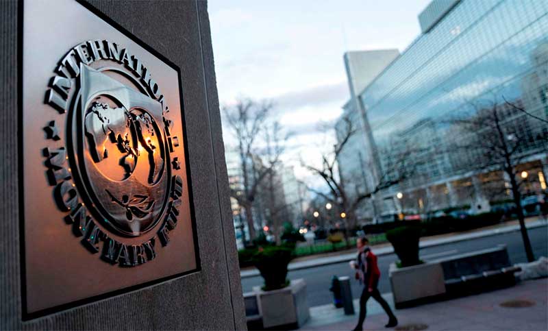 El gobierno busca nuevos préstamos para pagarle al FMI: el vencimiento es este viernes