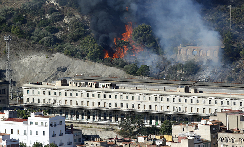 Incendio en la frontera entre España y Francia afecta 435 hectáreas y provoca más de 130 evacuaciones
