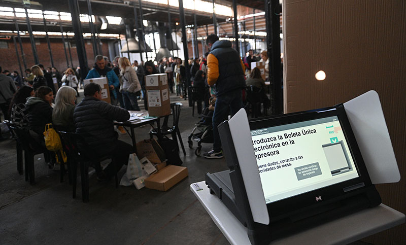 Por fallas en el sistema electrónico, extendieron la votación en Ciudad de Buenos Aires