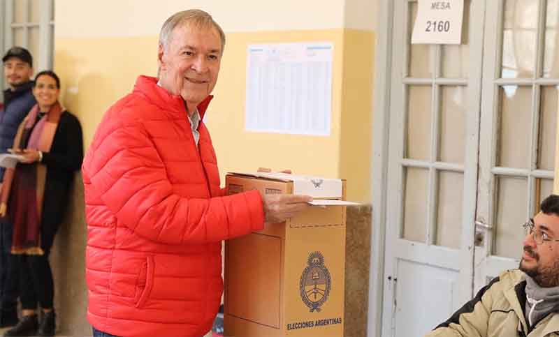 Schiaretti votó en Córdoba: «La gente quiere un país normal, sin peleas ni grietas»