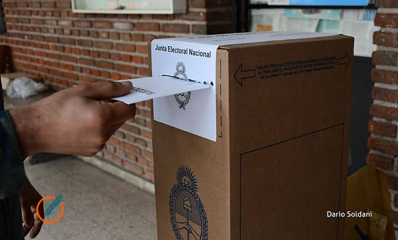 Varios precandidatos emitieron su voto y ya sufragó el 28% del padrón nacional