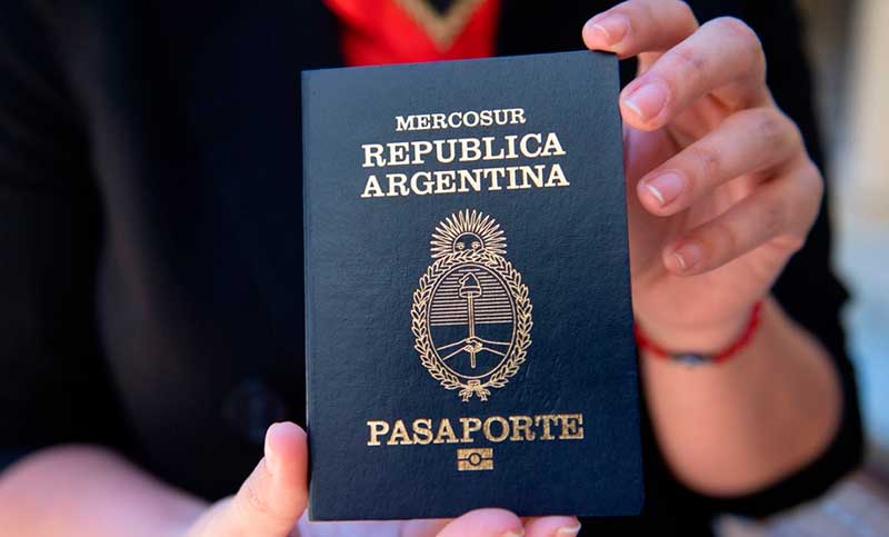 El trámite para obtener el pasaporte argentino aumentó un 280%