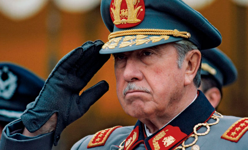 El Gobierno le retiró condecoraciones al dictador chileno Augusto Pinochet