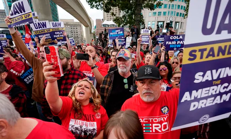 El sindicato de trabajadores automotrices estadounidenses extenderá la huelga el viernes si no hay avances