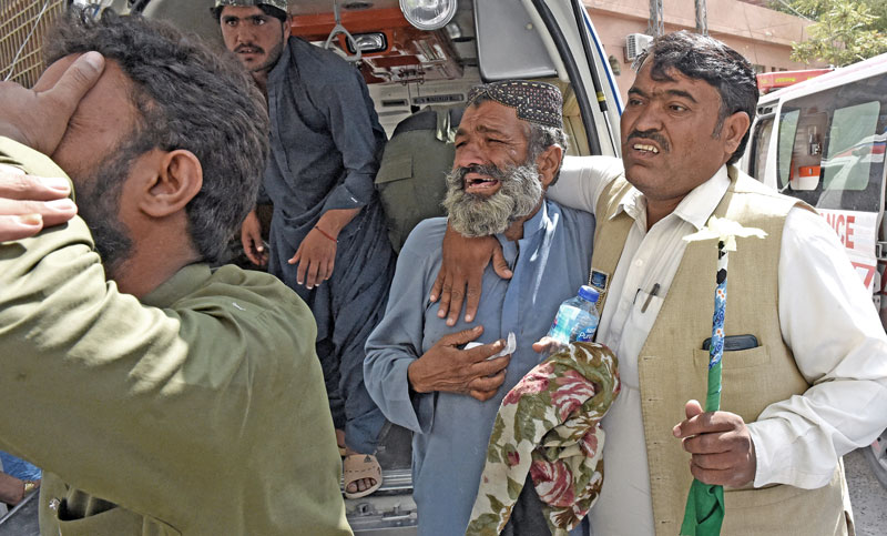 Al menos 50 muertos en un ataque suicida con bomba contra una procesión religiosa en Pakistán