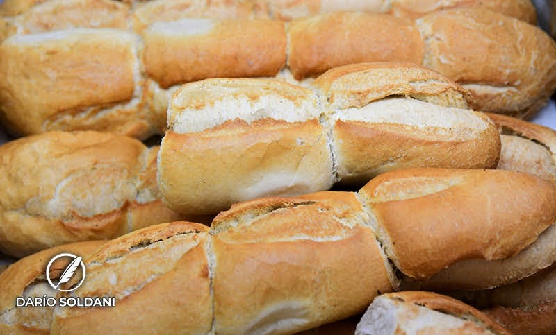 Acuerdan con panaderías precios para el pan que regirán en septiembre y octubre