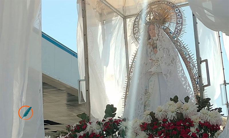 Miles de fieles peregrinan desde Rosario hasta San Nicolás para homenajear a la Virgen 