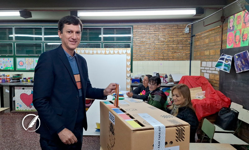 Argañaraz votó en Rafaela y llamó a disfrutar de “esta fiesta democrática”