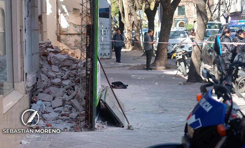Un trabajador resultó herido tras el derrumbe de una pared en el macrocentro de Rosario