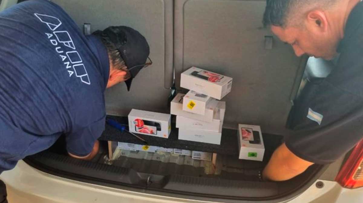 La Aduana secuestró celulares de contrabando valuados en casi $18 millones