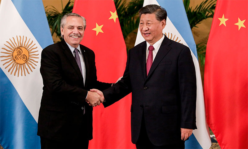 Fernández partió a China: se reunirá con autoridades los BRICS y empresarios
